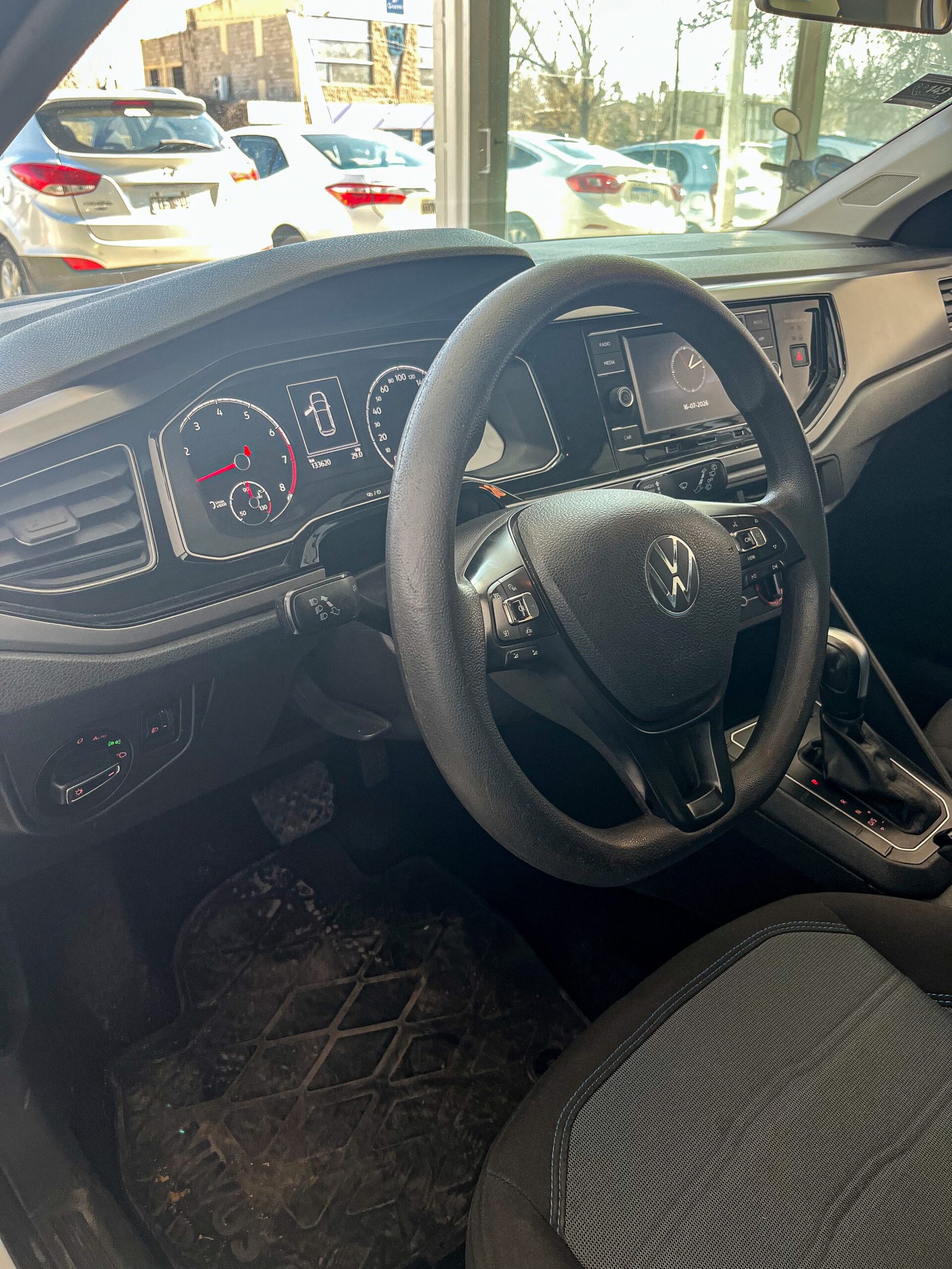 
								Volkswagen Nivius full									