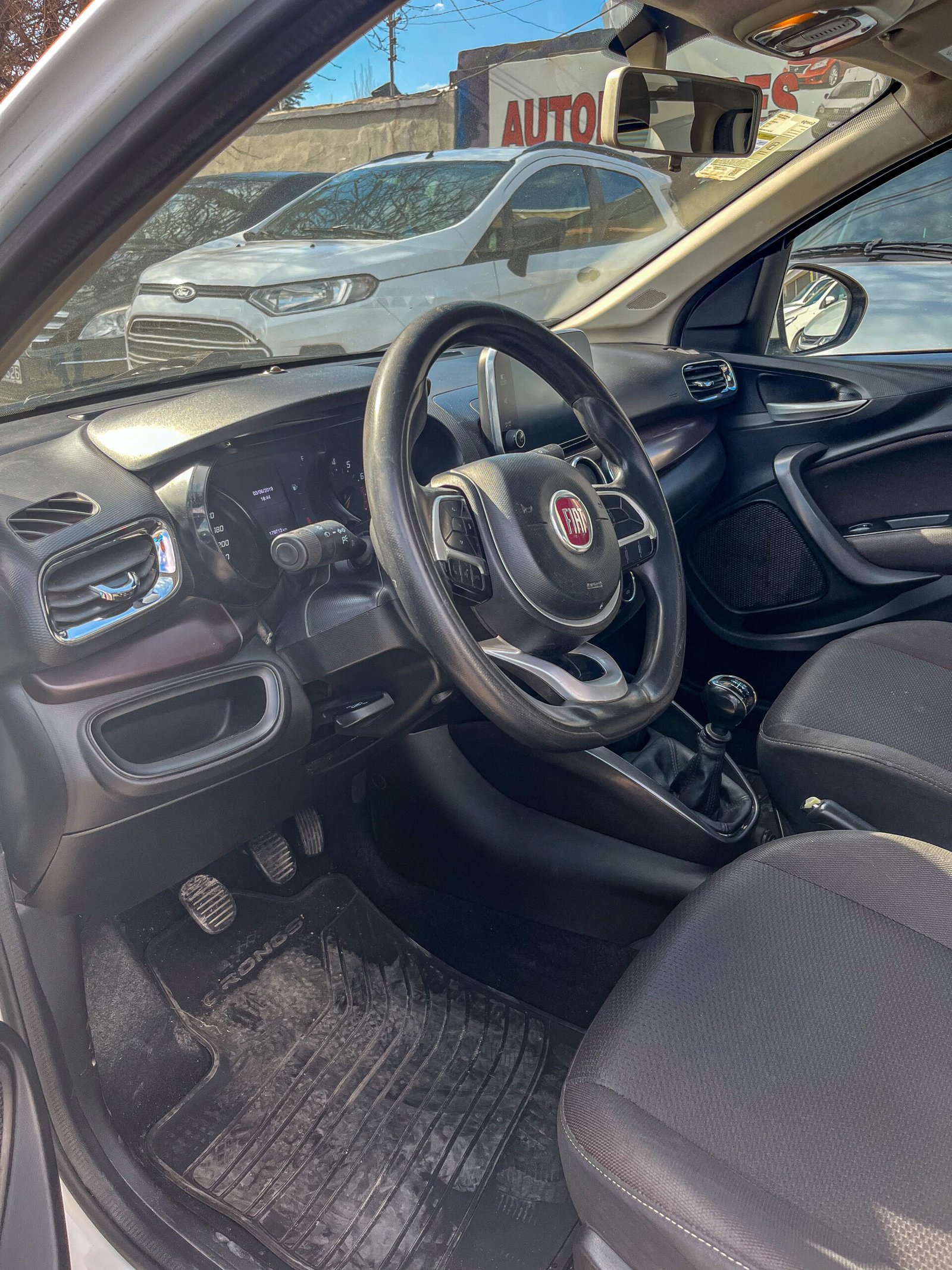 
								Fiat Cronos full									